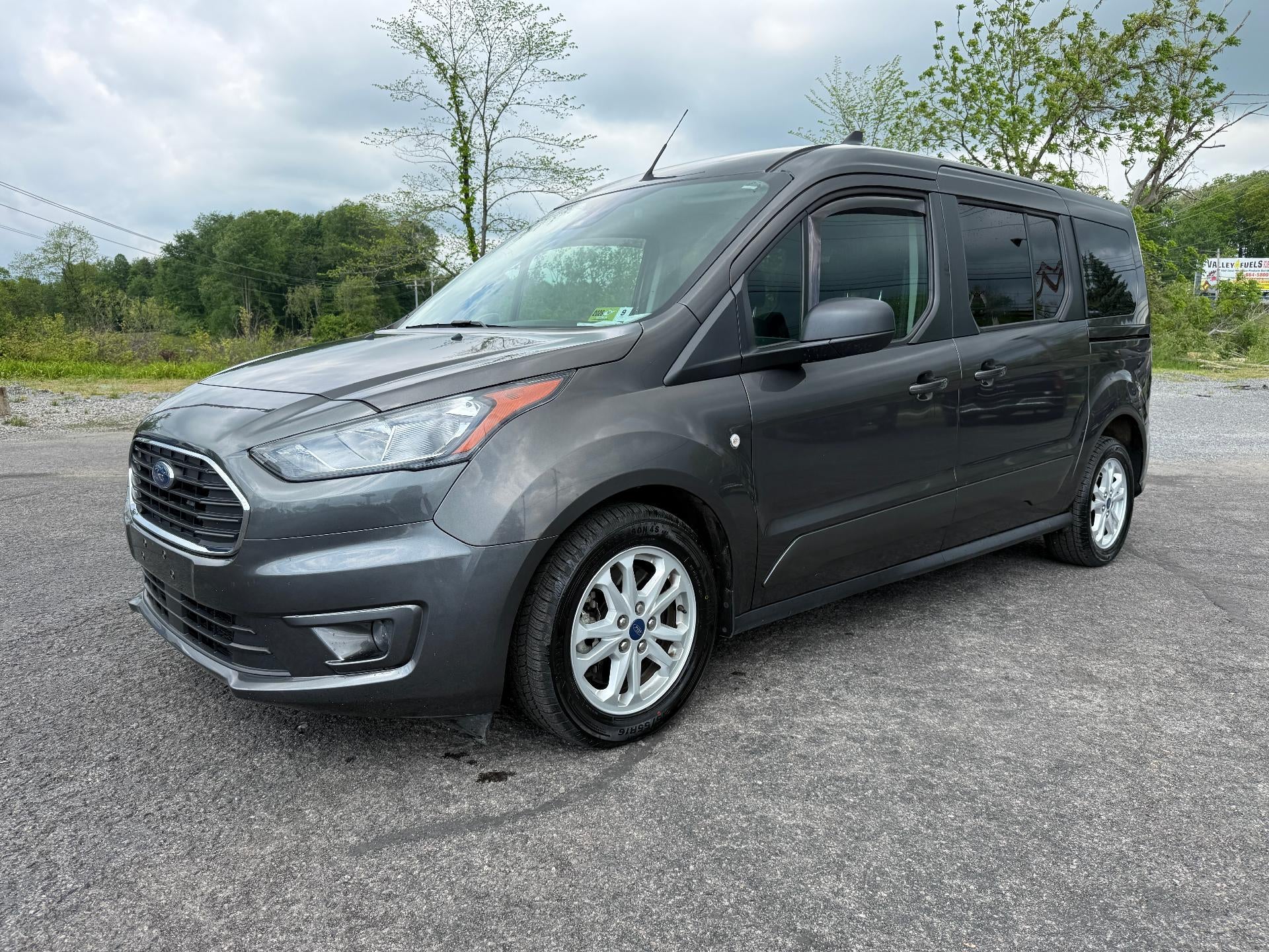 2020 Ford Transit Connect Wagon XLT LWB w/Rear Liftgate in Magnetic Metallic — front three-quarter view